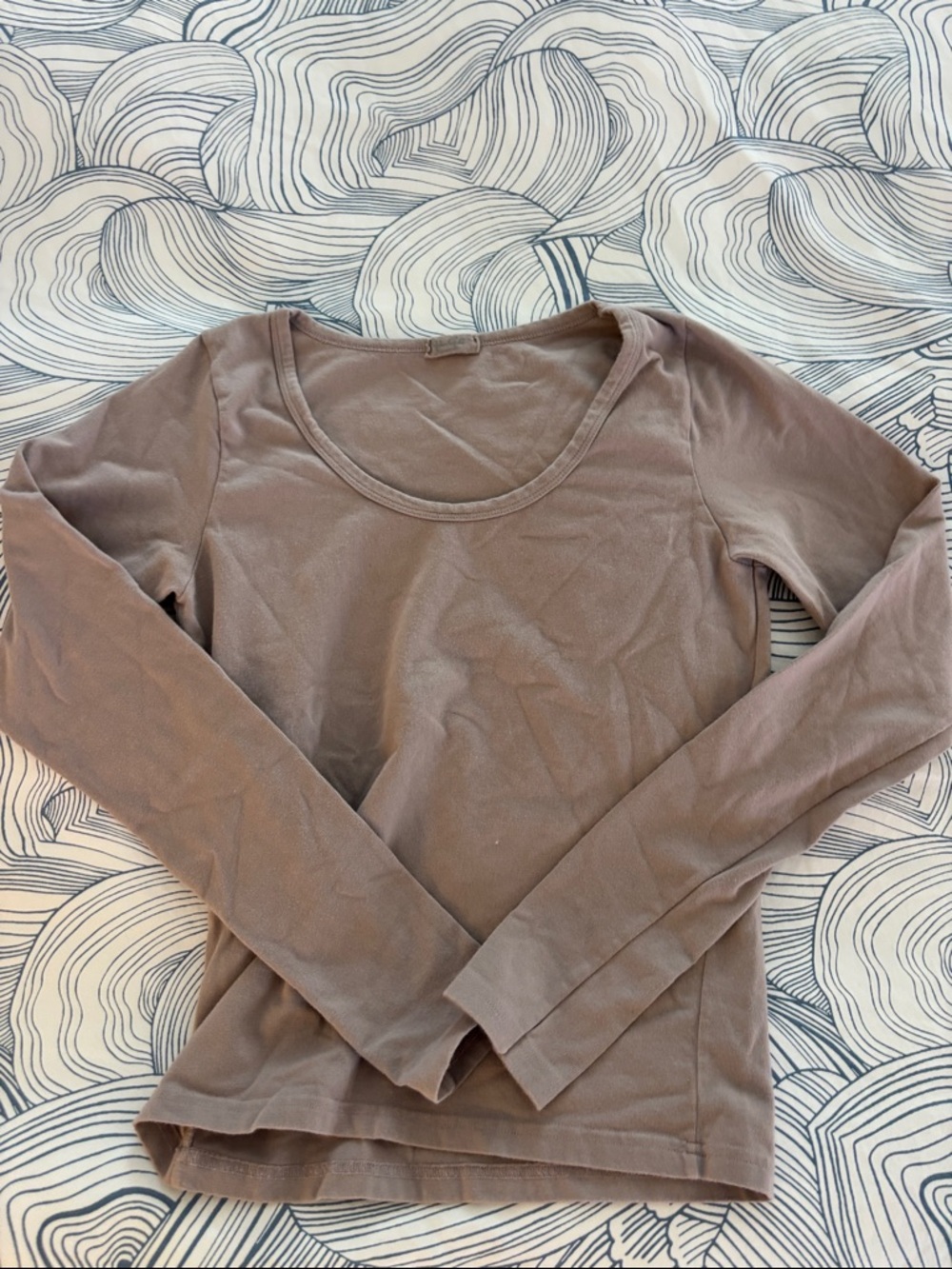 John Gault Long Sleeve Scoop Neck Womens Top in Taupe size OS